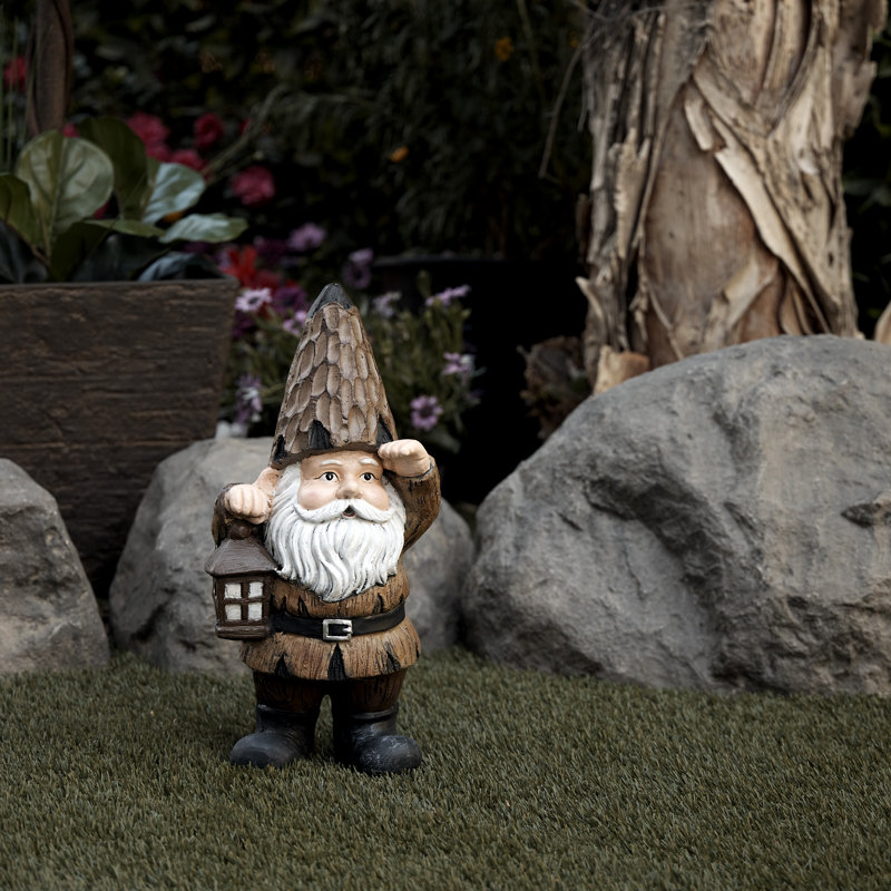 Statue gnome avec lanterne