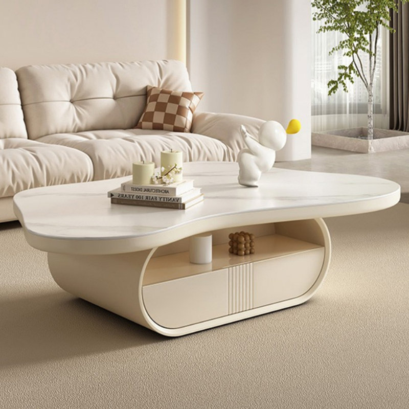 Table basse simple de luxe crème
