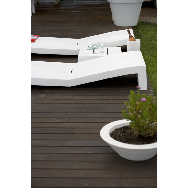 Jut Plastic/Resin Dining Table, Ecru