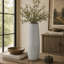 Vase gris décoratif en céramique à motif gravé-986936594