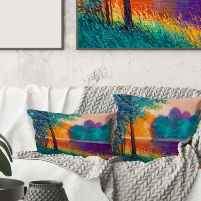 Rectangle, rivière colorée entre les arbres au crépuscule - coussin décoratif traditionnel