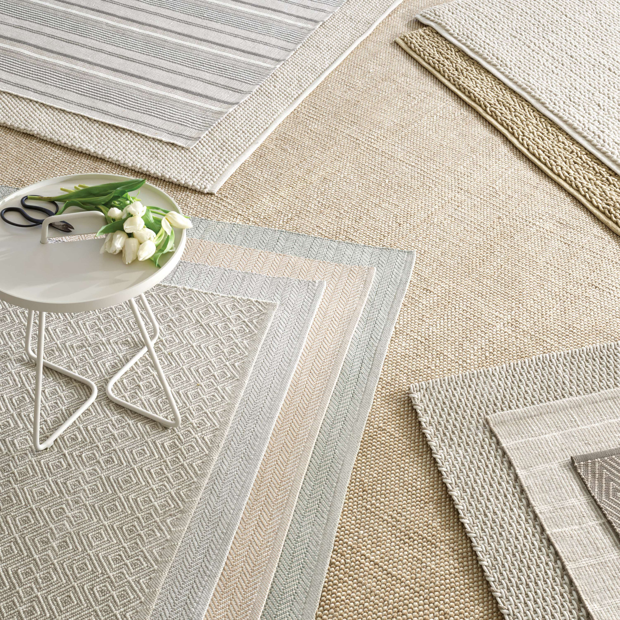 Herringbone Linen/White Handwoven Indoor/Outdoor Rug, Rectangle 7'6" x 9'6"
