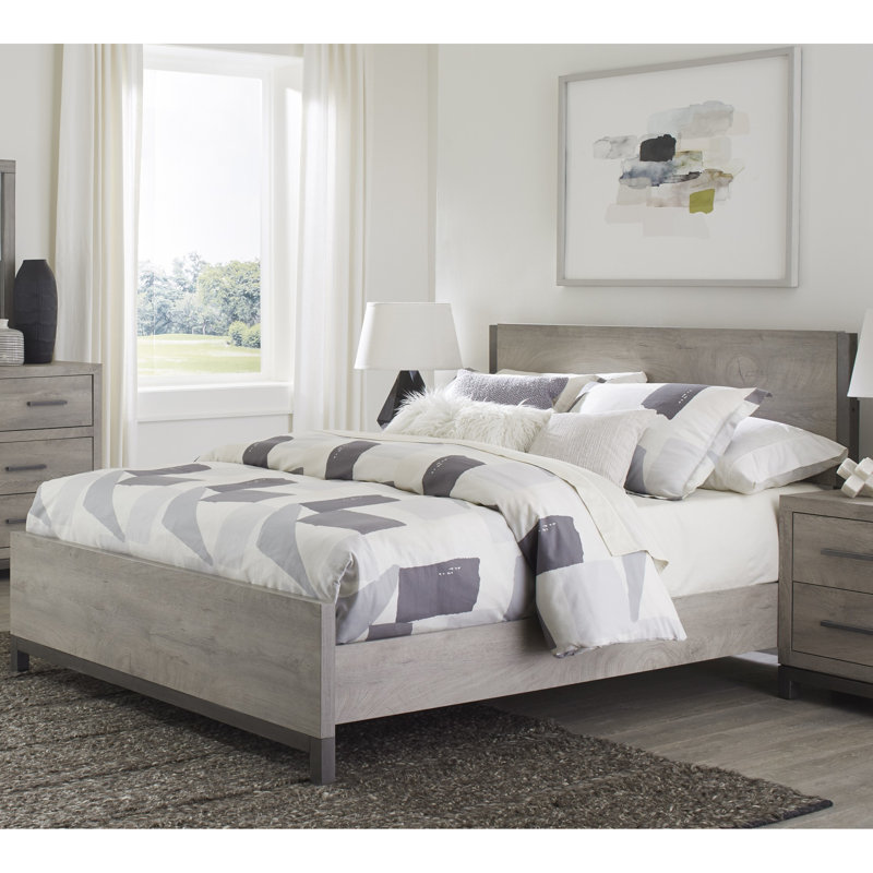 Grand lit gris - planche de bois, Grand lit