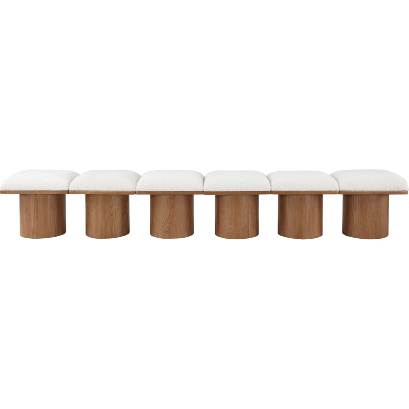Banc rembourré Horatia, Tissu crème bouclé, Noyer brun, H 17,5 po x l 108 po x P 15,5 po