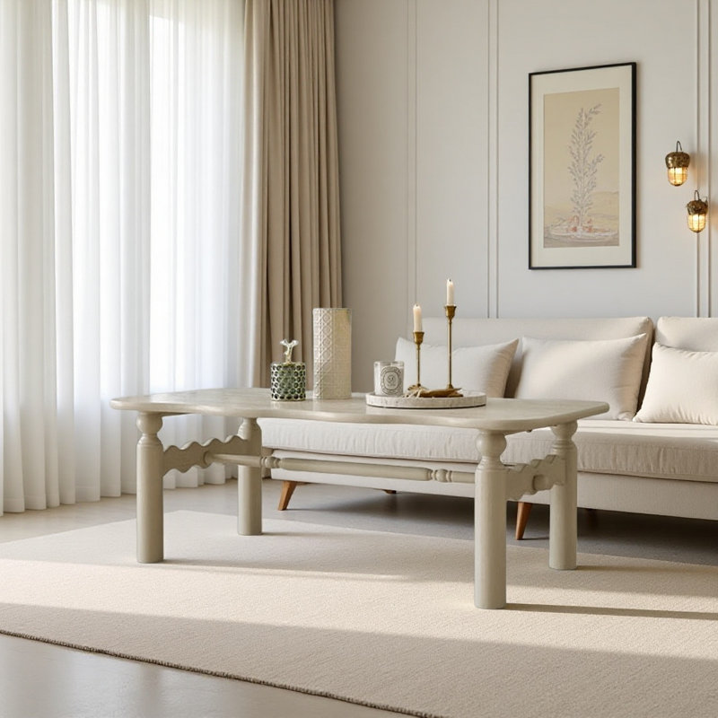 Table basse rétro de style français., Beige