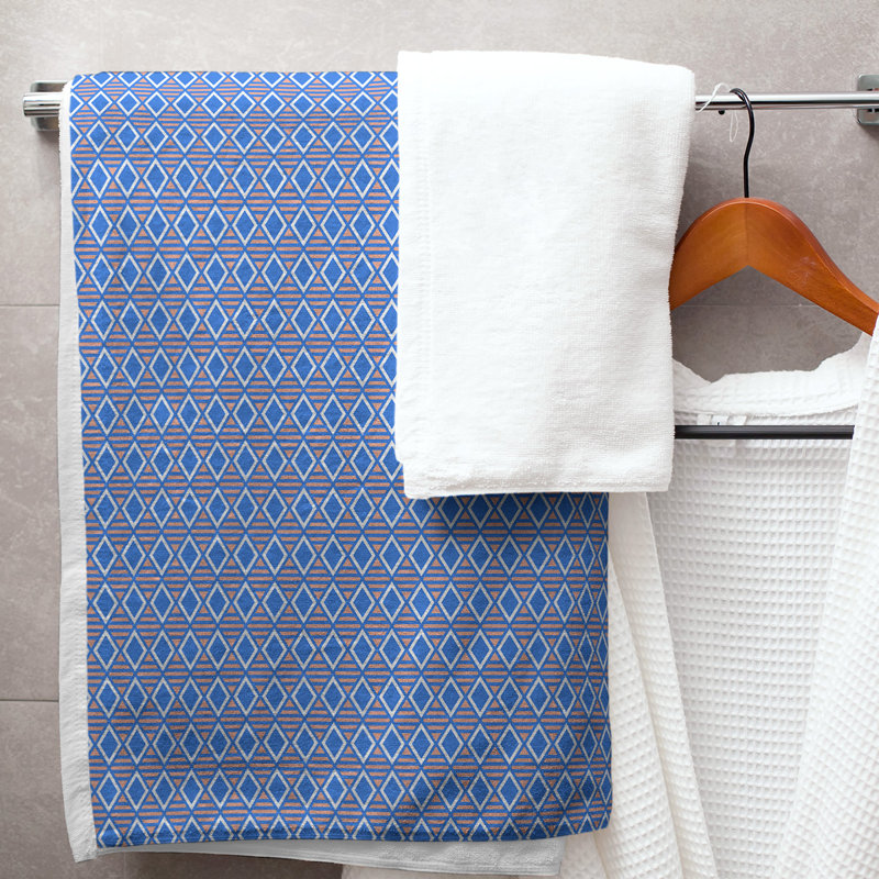 Serviette de bain à losanges géométriques, Bleu/orange