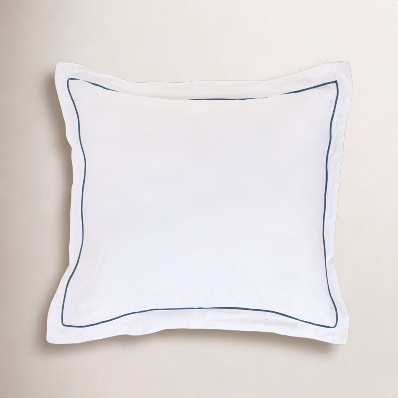 Taie décorative en satin Sheena, Blanc / bleu marine
