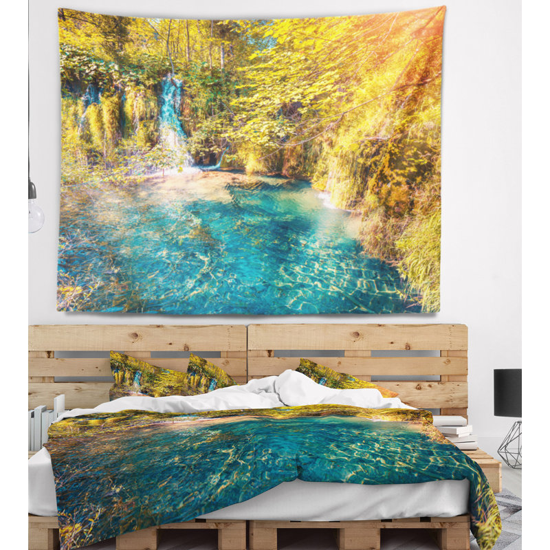 Paysage, tapisserie du parc national des Lacs de Plitvice, H 78 po x l 92 po