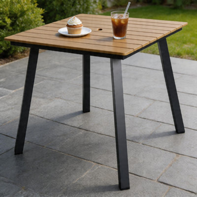 Table de salle à manger de patio carrée 35 po avec trou pour parasol, plateau de table Wpc