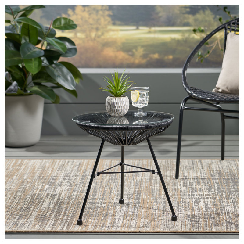 Table de bout carrée en métal noir Nusa