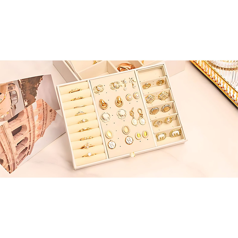 Boîte à bijoux +, Brun
