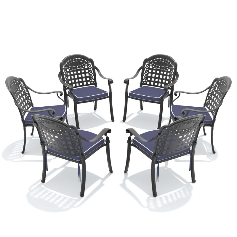 6 chaises de patio en fonte d'aluminium avec structure noire et coussins bleus, lignes traditionnelles exquises, élégantes pour les espaces extérieurs, revêtement résistant aux températures élevées, confortable