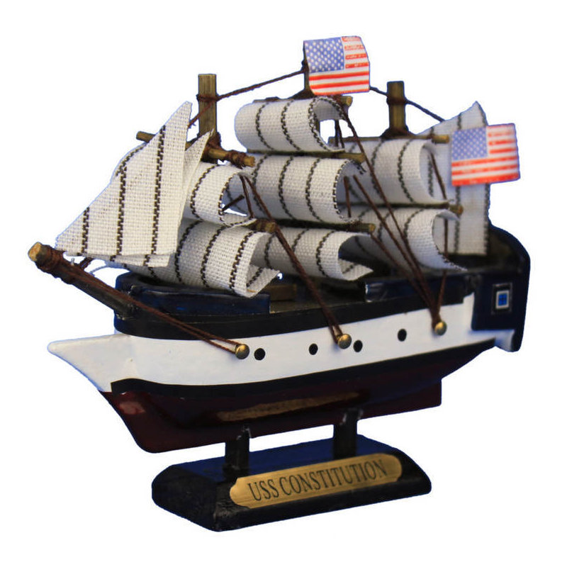 Grand bateau miniature fabriqué à la main