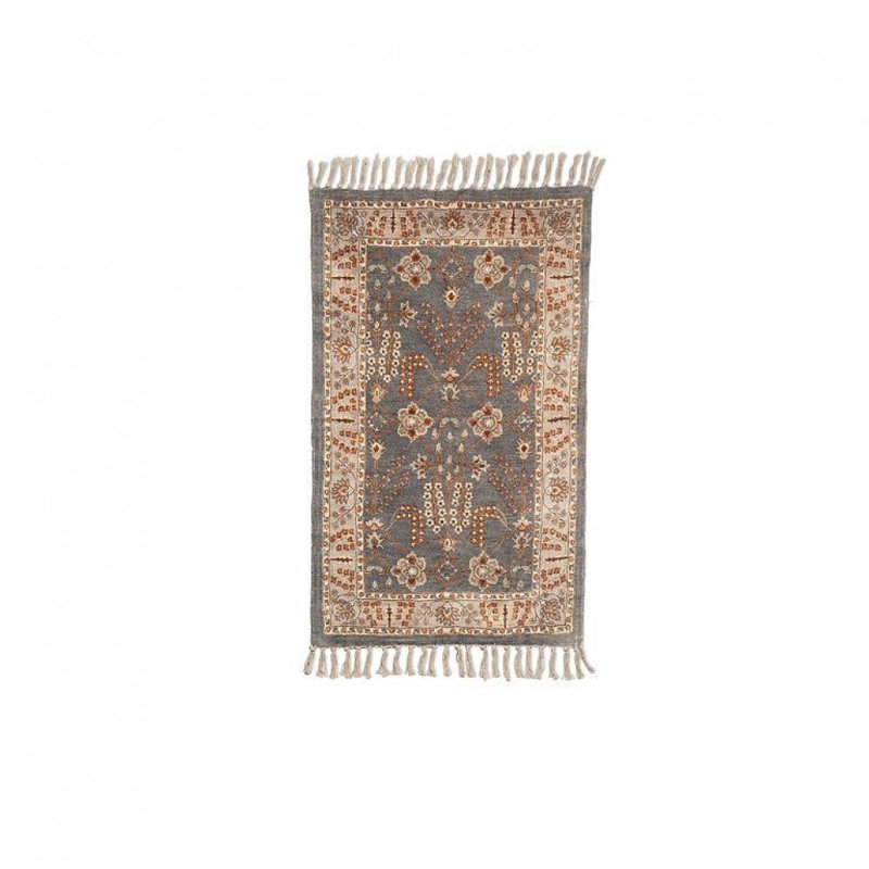 Tapis gris foncé avec franges