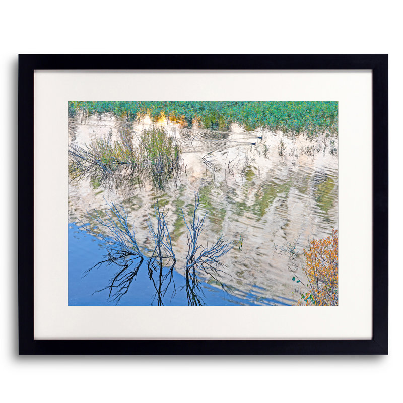«Duck In Pond Abstract # 2» par Bruce Heinemann, H 17,2 po x l 21,2 po, Papier avec cadre noir