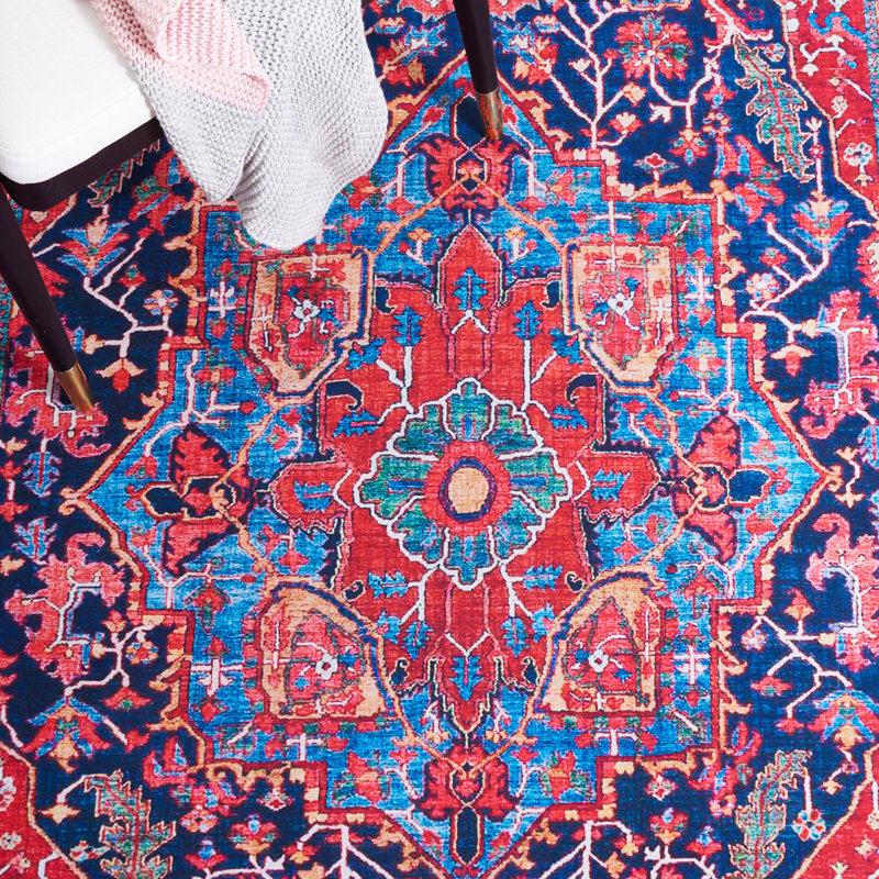 Tapis oriental bleu marine / rouge Iorgo, Carré 6 pi