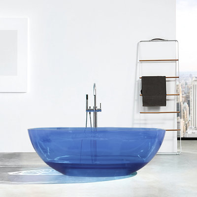 Baignoire autoportante ovale bleue transparente de 64 pouces, ergonomique pour le confort de la salle de bain.