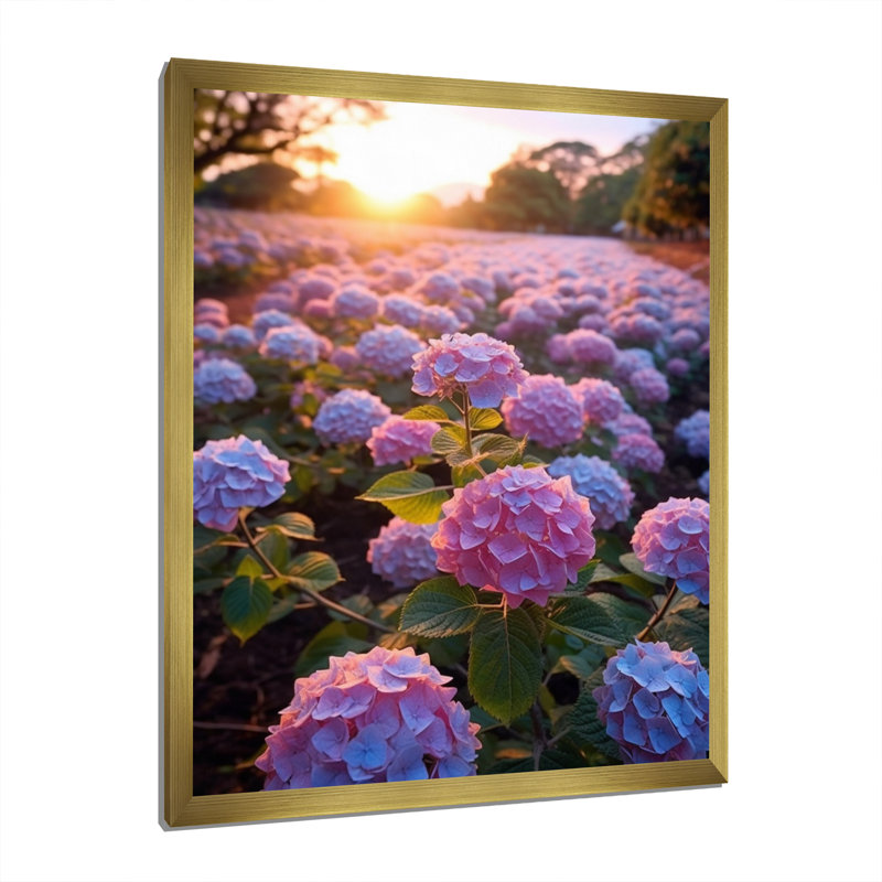 Fleurs d'hortensia mauves et bleues sur toile, H 32 po x l 16 po x P 1 po, Encadrement doré
