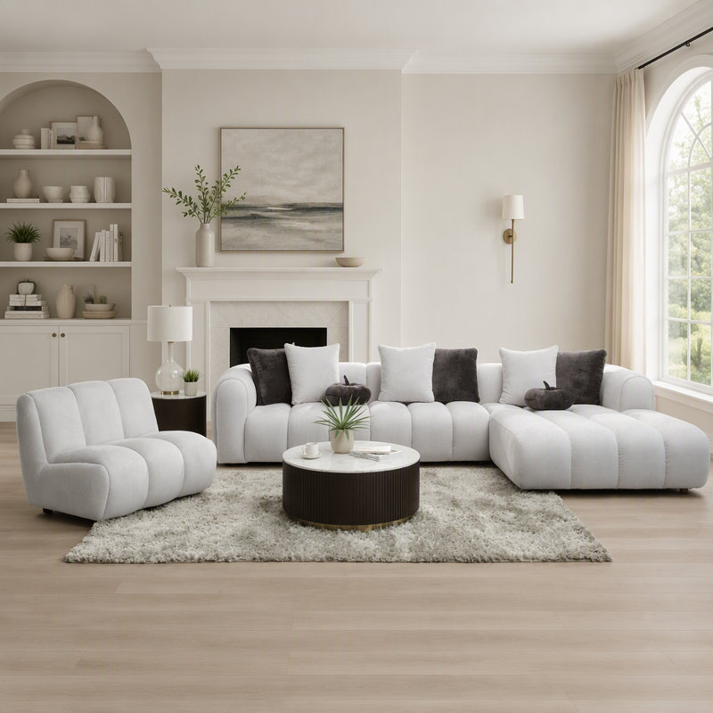 Canapé modulaire en lin blanc ivoire avec fauteuil et coussins décoratifs