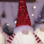 Poupée gnome de Noël scintillante-488119764