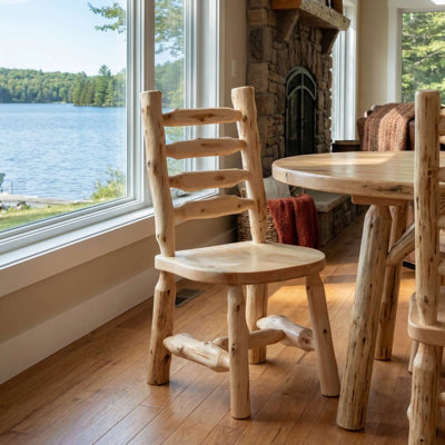 Chaise d'appoint en bois massif de cèdre Fireside Lodge