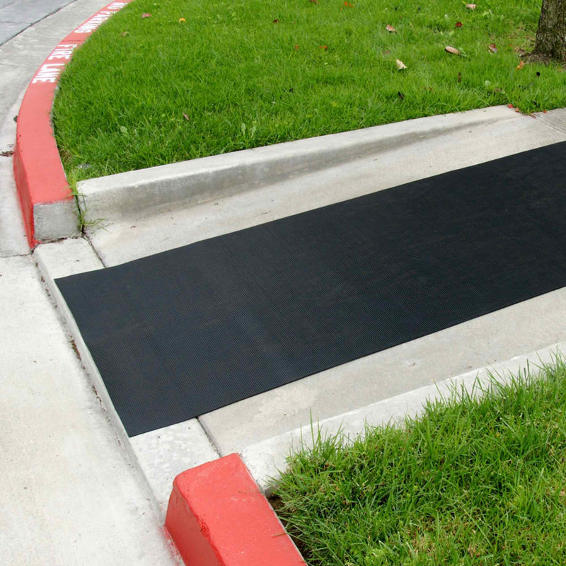 Rouleau de plancher de garage noir Ramp-Cleat, H 0,12 po x l 36 po x P 180 po