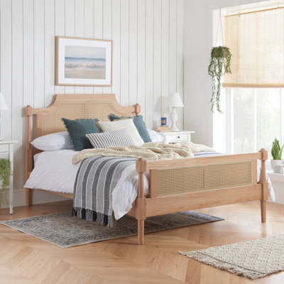 Chrishun Rattan Bed