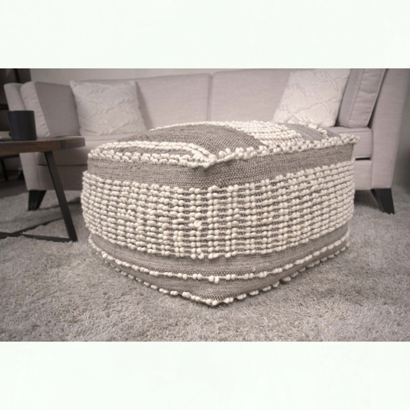 Grand pouf en laine et coton avec motif capitonné