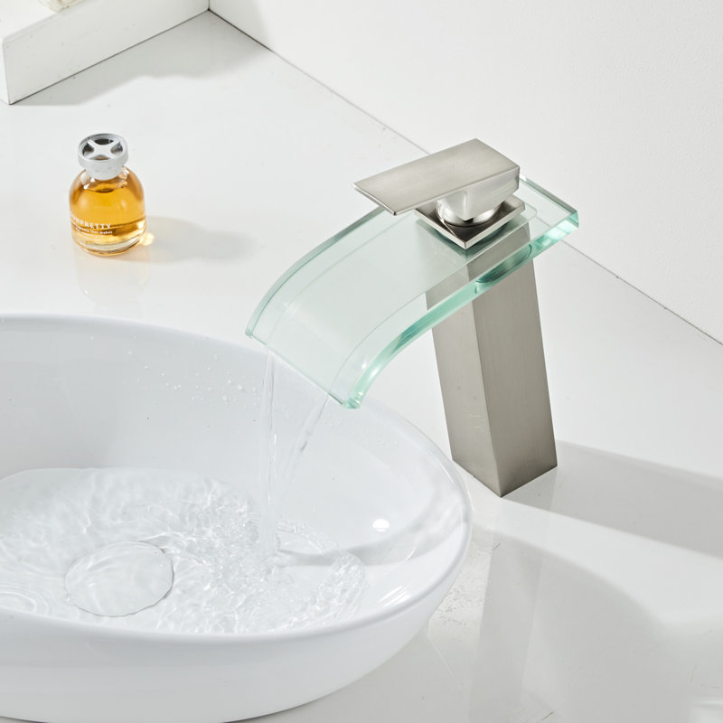 Robinet pour salle de bain à poignée simple avec drain, Nickel brossé