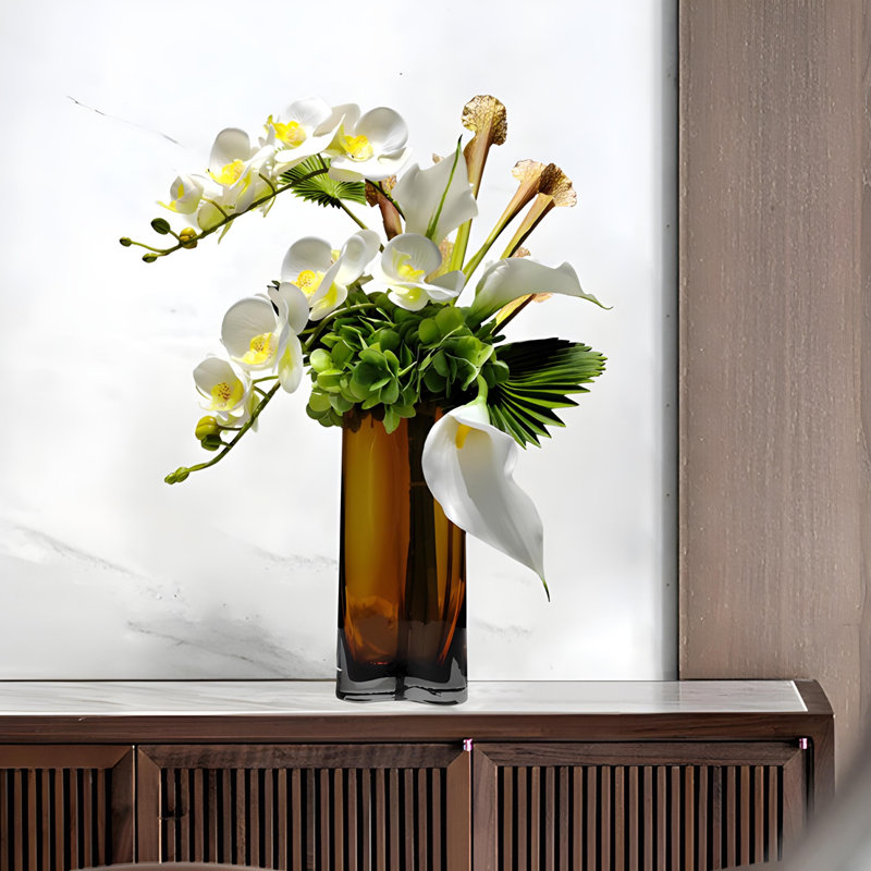 Ornements de fleurs simulées