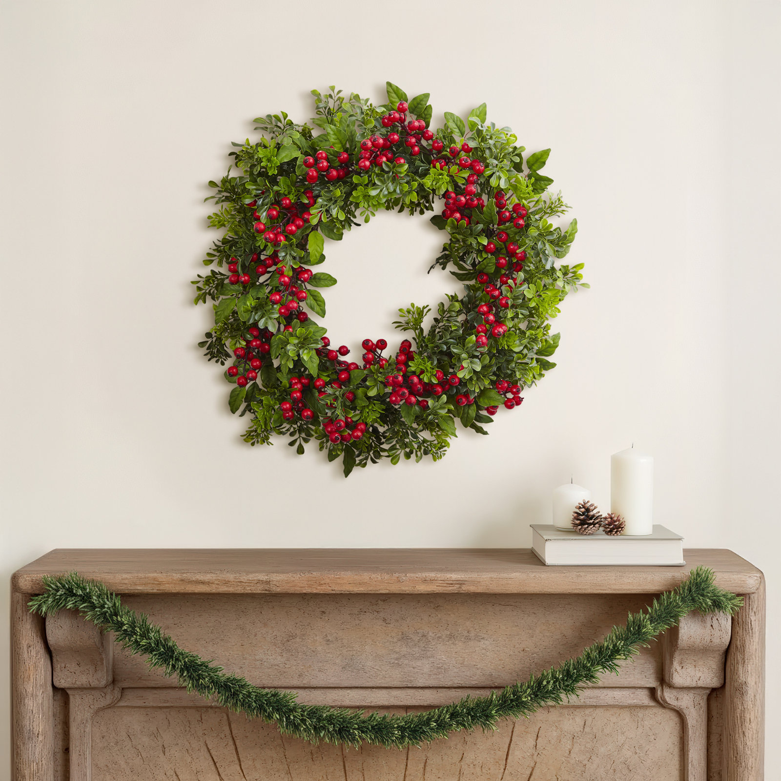 24'' Handcrafted Polyester Wreath