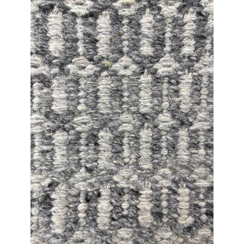 Mantra Geometric Area Rug in Gray, Rectangle 8' x 10'