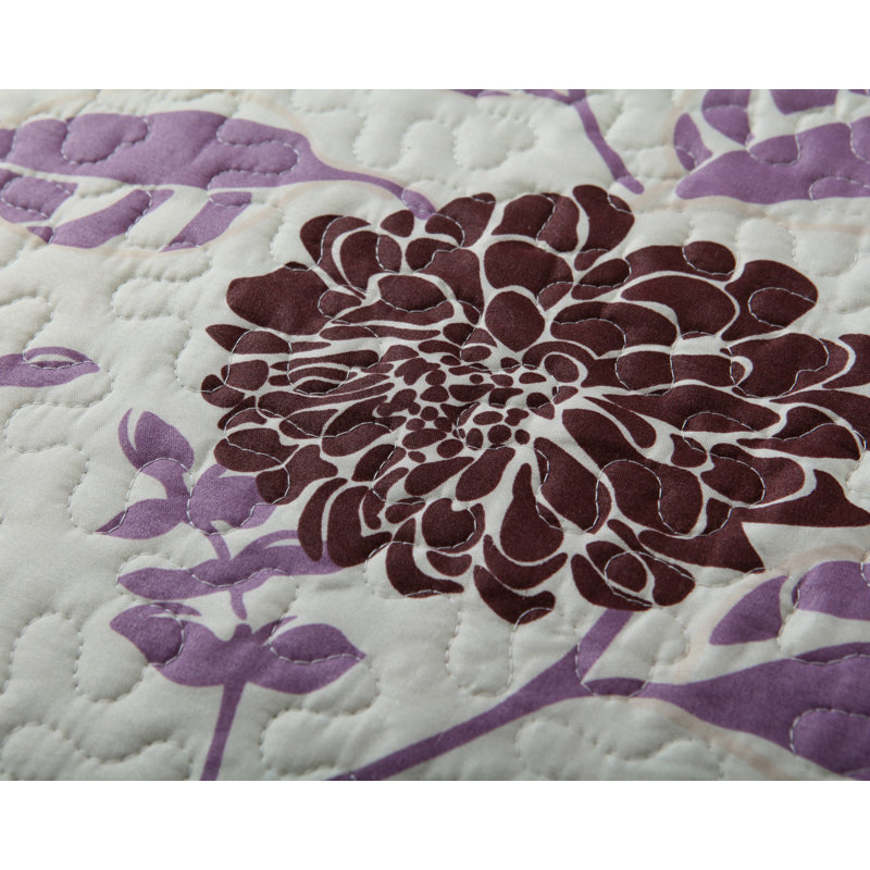 Glam Polyester Floral Quilt, California King Quilt + 2 King Shams