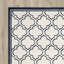 Tapis à motif géométrique ivoire / bleu marine Ammundsen-701233368