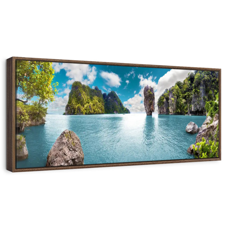 Iconic James Bond Island, 25 po x 9 po, Cadre flottant noyer