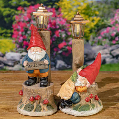 Ensemble de 2 statues de gnome des bois avec lanternes solaires illuminées