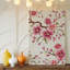 Toile, motif délicat de cerisiers en fleurs peints à la main sur fond d'art mural, fond beige doux texturé mettant en vedette des grappes-666161958