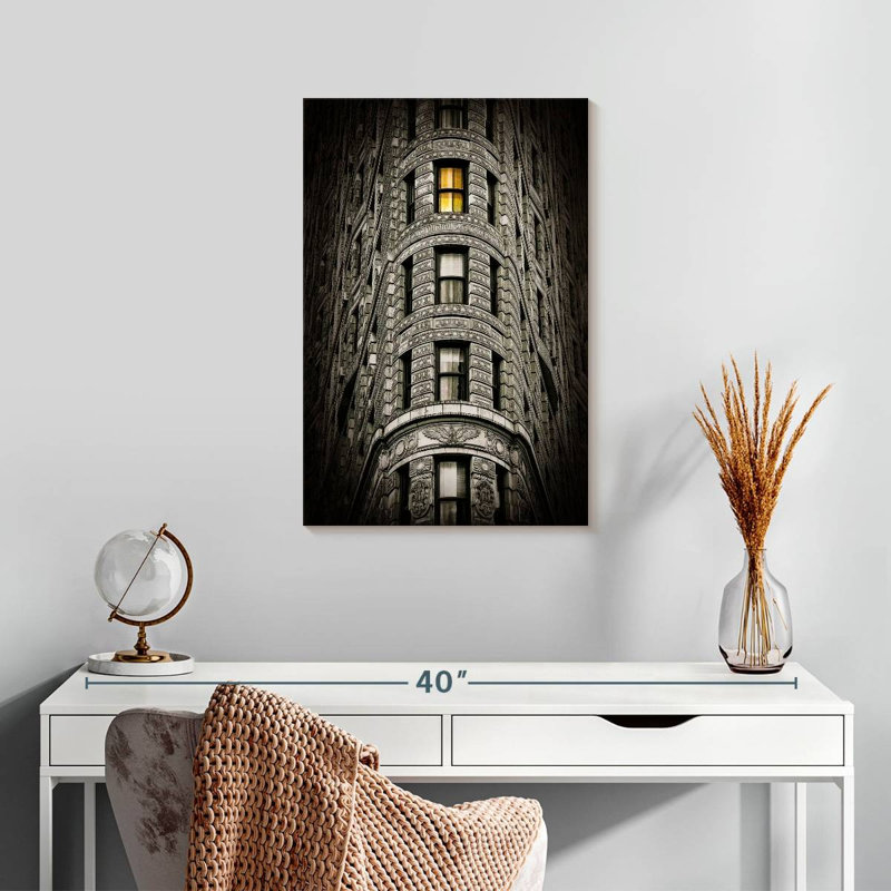 Lilie The Flatiron Building à New York, H 24 po x l 16 po