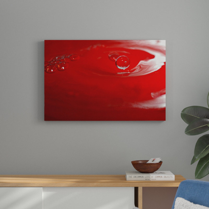 « red drink drop iv », reproduction de photo sur toile tendue