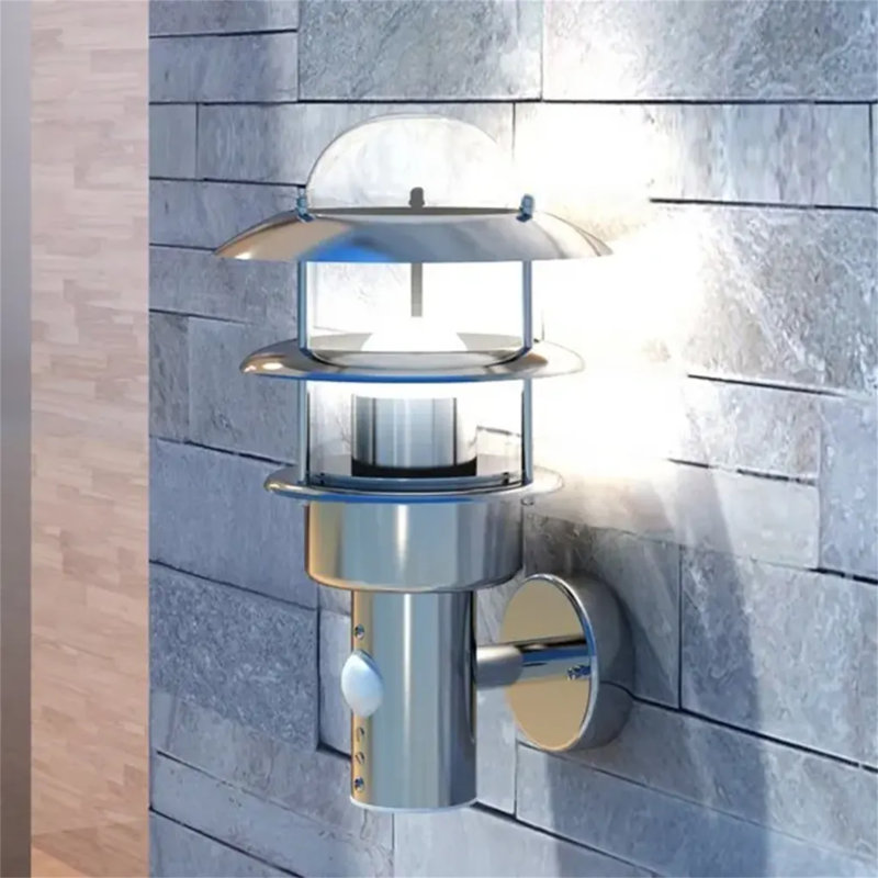 Outdoor Wall Lantern