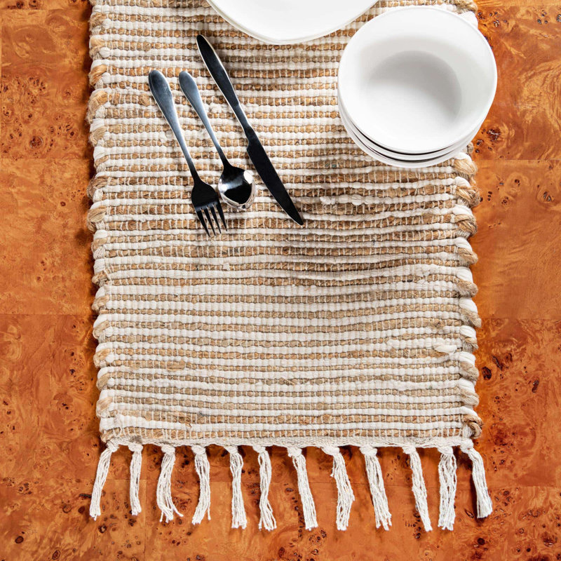 Tapis carré beige en jute tissé à la main Kassandra, Chemin de table 1 pi 2 po x 6 pi 1 po
