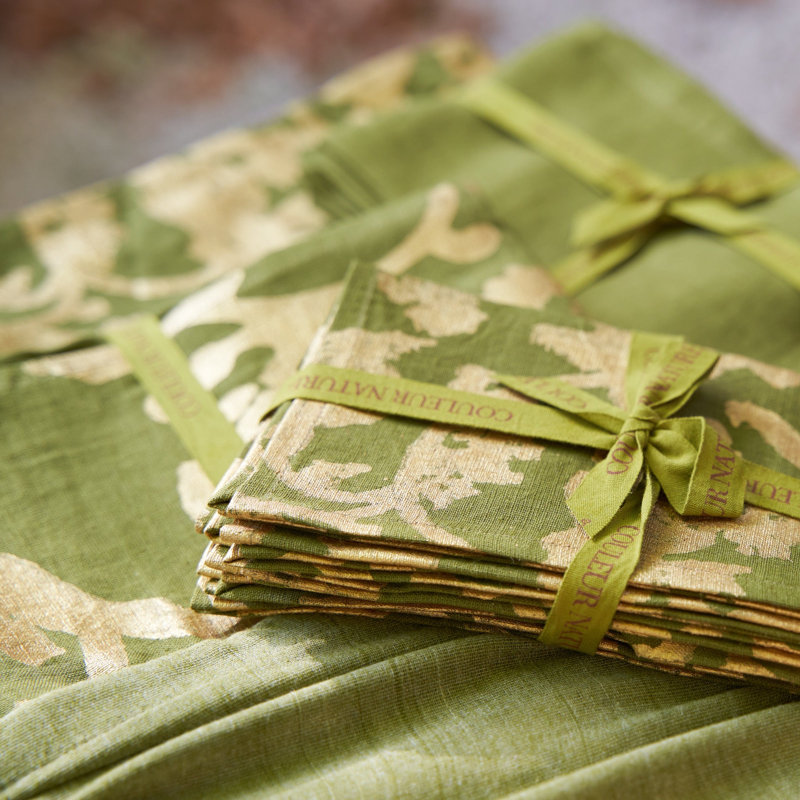 Saint-Rémy D’Or 100% Linen Square Napkins, 19" x 19", Rouge