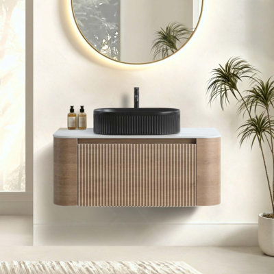 Meuble-lavabo de salle de bain avec lavabo, armoire murale avec porte-serviettes gratuit, conception de lavabo simple en céramique à rayures ovales, sans bonde ni robinet, pré-assemblé