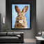 Décoration murale luxueuse avec cadre en bois noir et lapin tenant une fleur, décoration murale élégante-1708943112