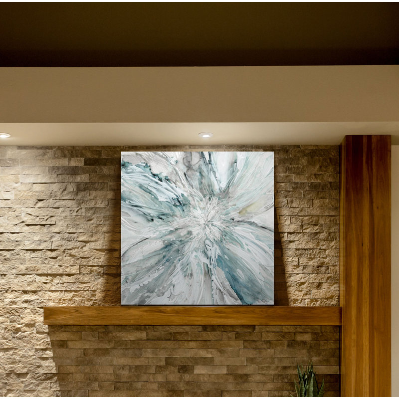«Soft Blossom Burst», peinture sur toile tendue, H 40 po x l 40 po x P 1,5 po