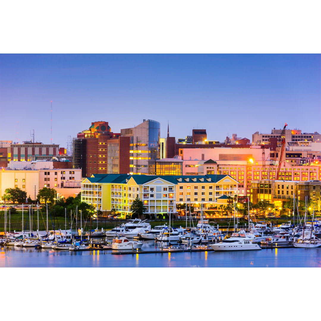 Charleston Cityscape von SeanPavonePhoto - Foto ohne Rahmen auf Leinwand