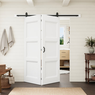 Porte intérieure standard moderne à 3 panneaux encastrés, 60 po x 80 po, en bois massif apprêté blanc, avec quincaillerie pour portes pliantes de style grange. Convient à une chambre ou à un salon.