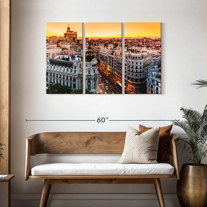 Nicci Gran Via, rue commerciale, H 28 po x l 45 po