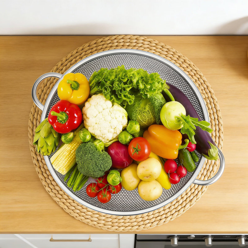 Passoire à passoire en acier inoxydable, conception micro-perforée de 3 pintes pour égoutter les pâtes, laver les légumes et les fruits, va au lave-vaisselle avec une poignée robuste