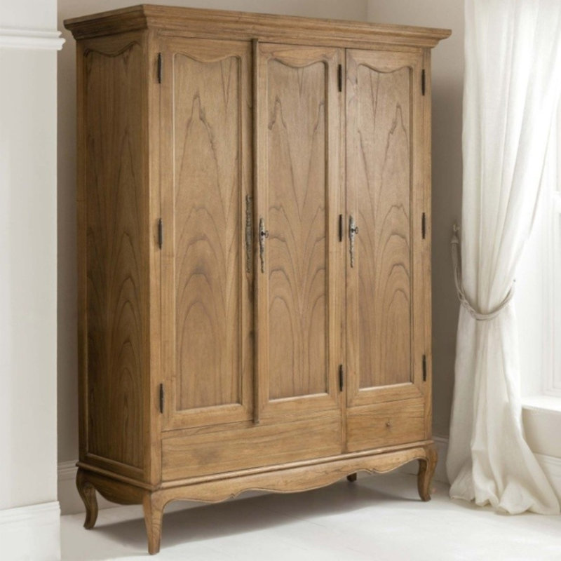 Simple And Luxurious Wardrobe